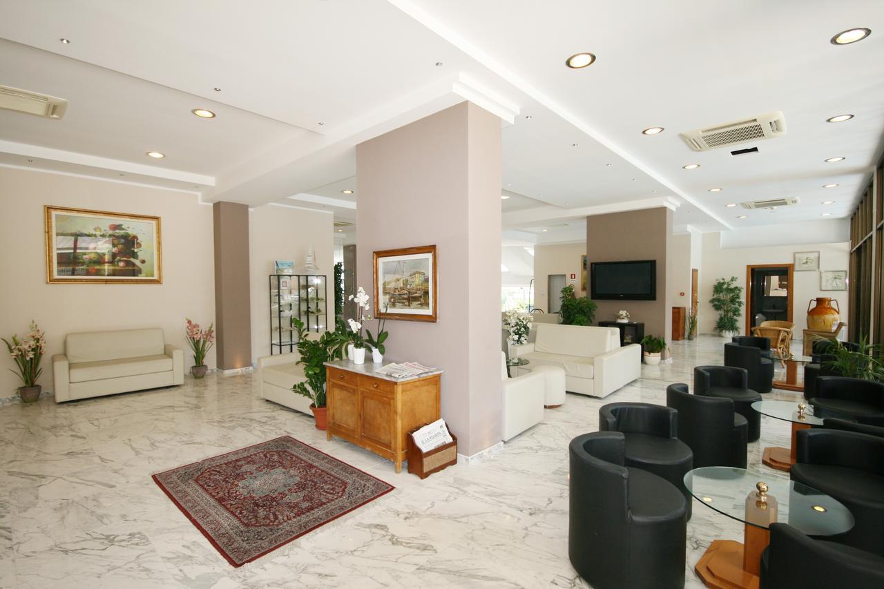 קאטוליקה Hotel Excelsior מראה חיצוני תמונה