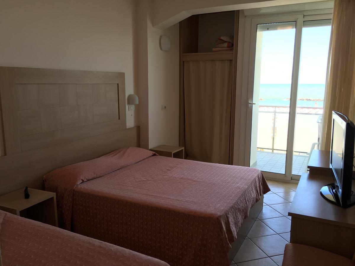 קאטוליקה Hotel Excelsior מראה חיצוני תמונה