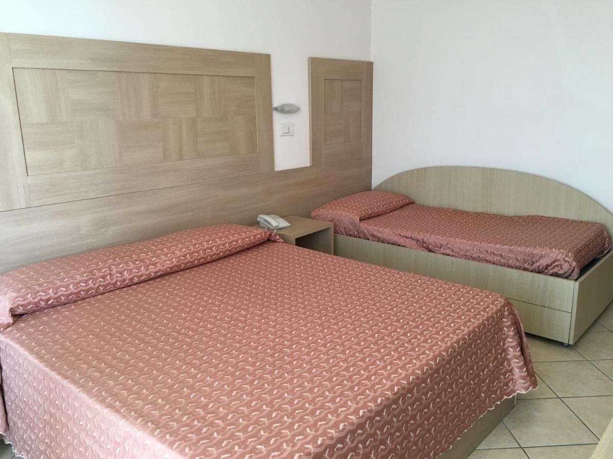 קאטוליקה Hotel Excelsior מראה חיצוני תמונה