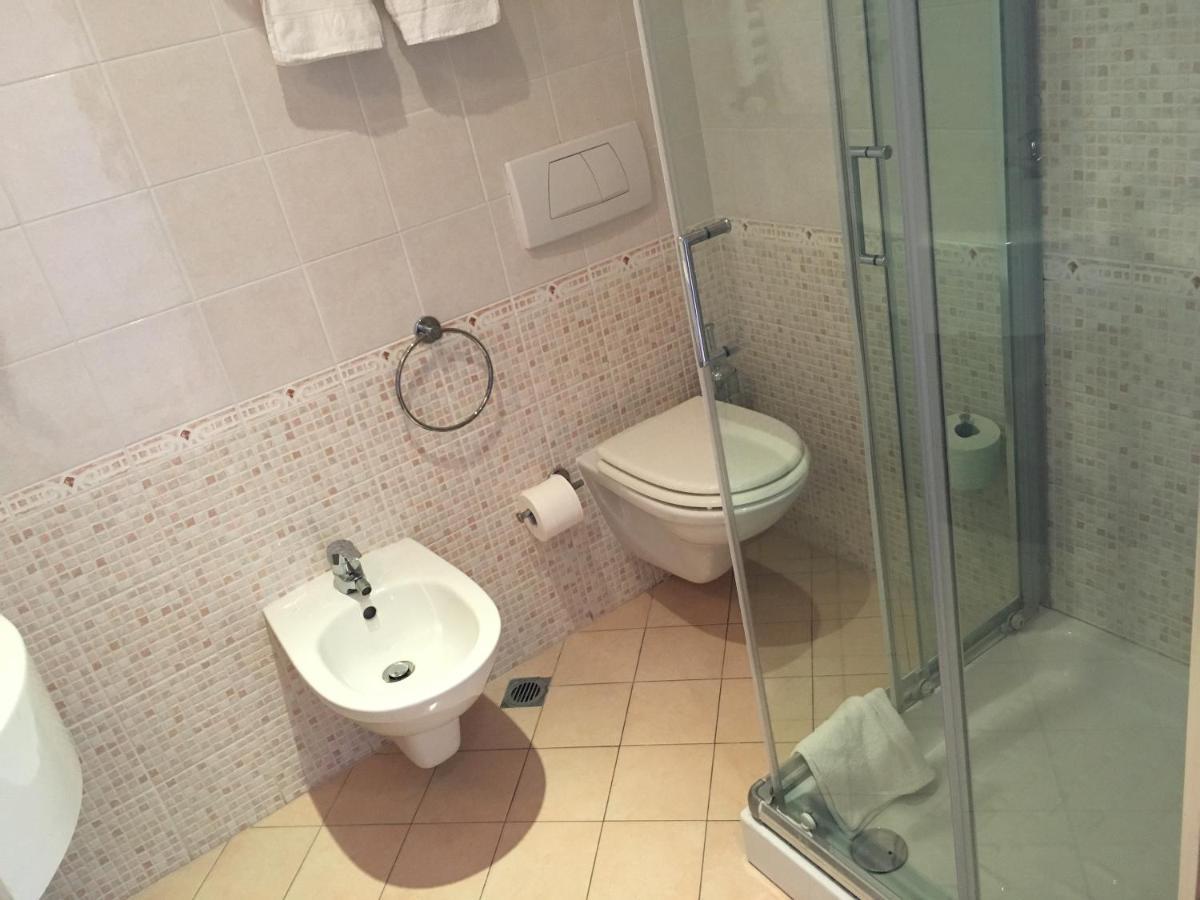 קאטוליקה Hotel Excelsior מראה חיצוני תמונה